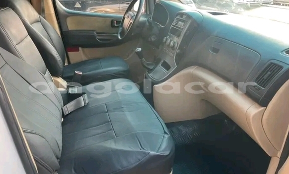 Buy Used Hyundai H1 White Car in Luanda in Luanda Province Buy Used Hyundai H1 White Car in Luanda in Luanda Province