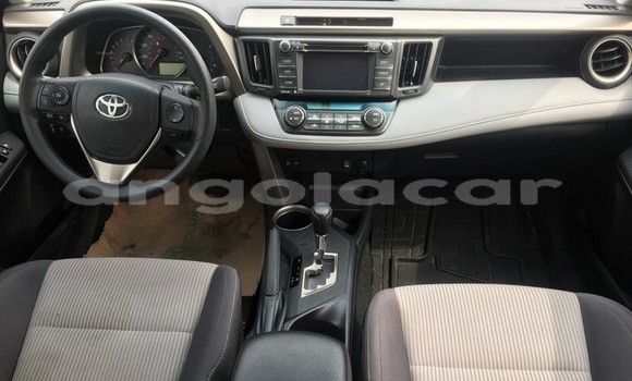 Comprar Usado Toyota RAV4 Vermelho Carro em Luanda em Luanda Province Comprar Usado Toyota RAV4 Vermelho Carro em Luanda em Luanda Province