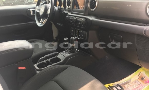 Buy Used Jeep Wrangler White Car in Luanda in Luanda Province Buy Used Jeep Wrangler White Car in Luanda in Luanda Province