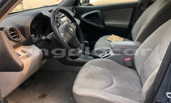 Comprar Usado Toyota RAV4 Azul Carro em Luanda em Luanda Province Comprar Usado Toyota RAV4 Azul Carro em Luanda em Luanda Province