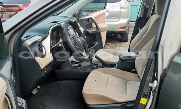 Comprar Usado Toyota RAV4 Prata Carro em Luanda em Luanda Province Comprar Usado Toyota RAV4 Prata Carro em Luanda em Luanda Province