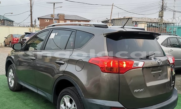 Comprar Usado Toyota RAV4 Prata Carro em Luanda em Luanda Province Comprar Usado Toyota RAV4 Prata Carro em Luanda em Luanda Province