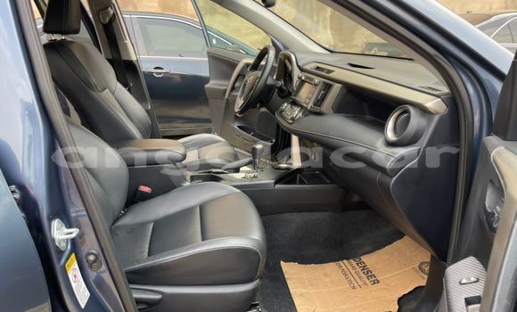 Comprar Usado Toyota RAV4 Azul Carro em Luanda em Luanda Province