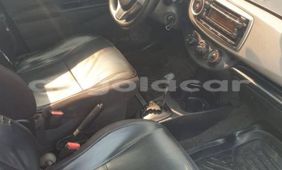 Acheter Occasion Voiture Toyota Yaris Rouge à Luanda, Province de Luanda Acheter Occasion Voiture Toyota Yaris Rouge à Luanda, Province de Luanda