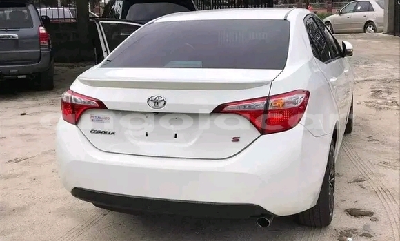 Buy Used Toyota Corolla White Car in Luanda in Luanda Province Buy Used Toyota Corolla White Car in Luanda in Luanda Province