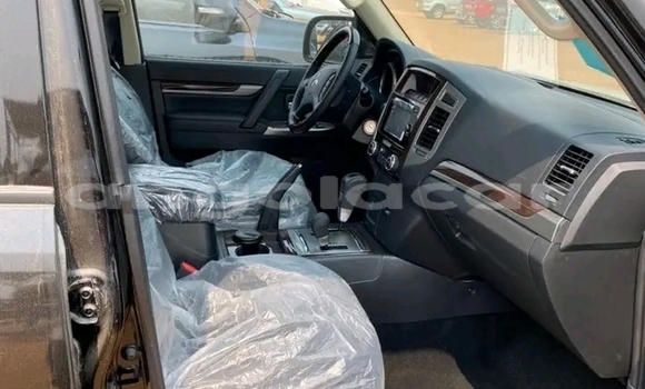 Buy Used Mitsubishi Pajero Black Car in Luanda in Luanda Province Buy Used Mitsubishi Pajero Black Car in Luanda in Luanda Province