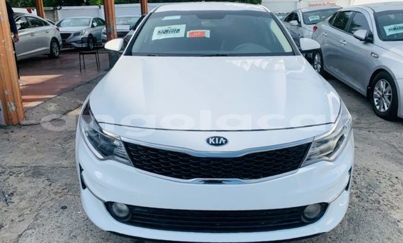 Buy Used Kia K5 White Car in Luanda in Luanda Province Buy Used Kia K5 White Car in Luanda in Luanda Province