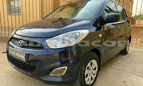 Comprar Usado Hyundai i10 Azul Carro em Luanda em Luanda Province