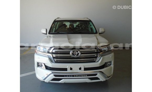 Acheter Import Voiture Toyota Land Cruiser Blanc à Import - Dubai, Province de Bengo Acheter Import Voiture Toyota Land Cruiser Blanc à Import - Dubai, Province de Bengo
