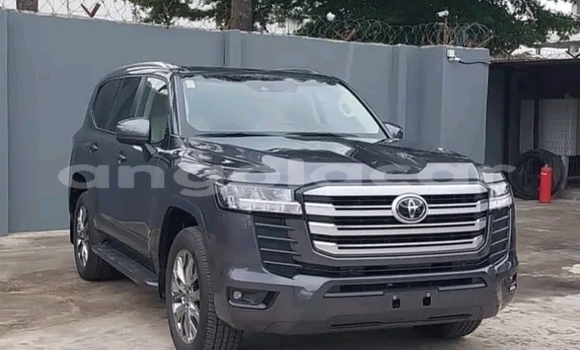 Buy Used Toyota Land Cruiser Black Car in Luanda in Luanda Province Buy Used Toyota Land Cruiser Black Car in Luanda in Luanda Province