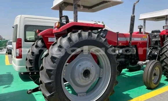 Buy Used Hino 714 Red Truck in Luanda in Luanda Province Buy Used Hino 714 Red Truck in Luanda in Luanda Province