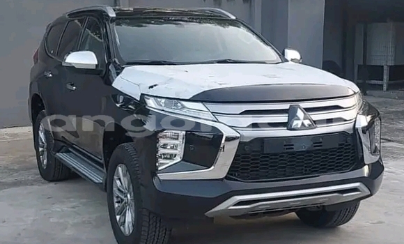 Buy Used Mitsubishi Pajero Black Car in Luanda in Luanda Province