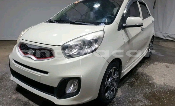 Buy Used Kia Morning White Car in Luanda in Luanda Province