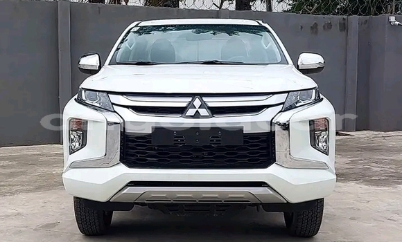 Acheter Occasion Voiture Mitsubishi L200 Blanc à Luanda, Province de Luanda Acheter Occasion Voiture Mitsubishi L200 Blanc à Luanda, Province de Luanda