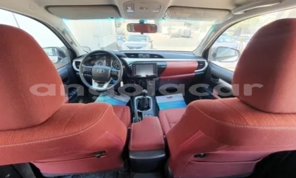 Buy Used Toyota Hilux White Car in Luanda in Luanda Province Buy Used Toyota Hilux White Car in Luanda in Luanda Province