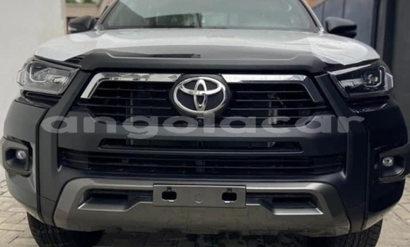 Buy Used Toyota Hilux Black Car in Luanda in Luanda Province