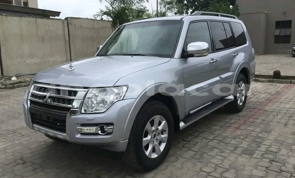 Comprar Usado Mitsubishi Pajero Outro Carro em Luanda em Luanda Province