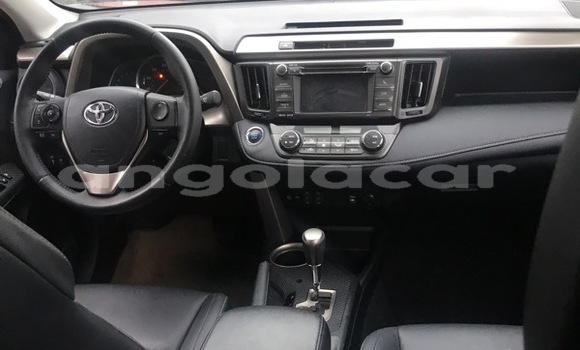 Comprar Usado Toyota RAV4 Vermelho Carro em Luanda em Luanda Province Comprar Usado Toyota RAV4 Vermelho Carro em Luanda em Luanda Province
