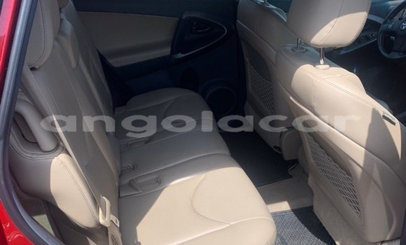 Comprar Usado Toyota RAV4 Vermelho Carro em Luanda em Luanda Province Comprar Usado Toyota RAV4 Vermelho Carro em Luanda em Luanda Province