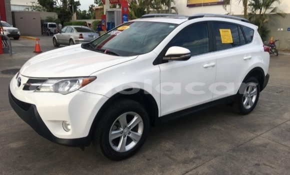 Buy Used Toyota RAV4 White Car in Luanda in Luanda Province Buy Used Toyota RAV4 White Car in Luanda in Luanda Province