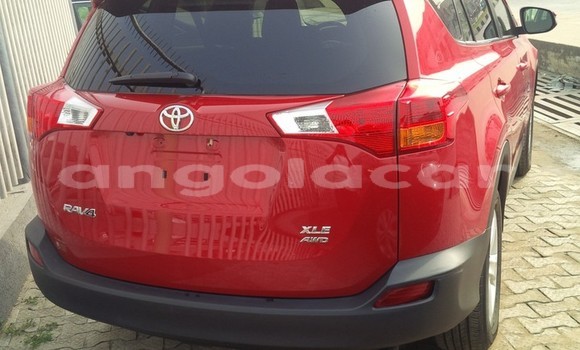 Comprar Usado Toyota RAV4 Vermelho Carro em Luanda em Luanda Province Comprar Usado Toyota RAV4 Vermelho Carro em Luanda em Luanda Province