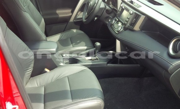 Comprar Usado Toyota RAV4 Vermelho Carro em Luanda em Luanda Province Comprar Usado Toyota RAV4 Vermelho Carro em Luanda em Luanda Province