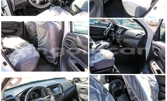 Buy Used Mitsubishi Carisma White Car in Luanda in Luanda Province Buy Used Mitsubishi Carisma White Car in Luanda in Luanda Province