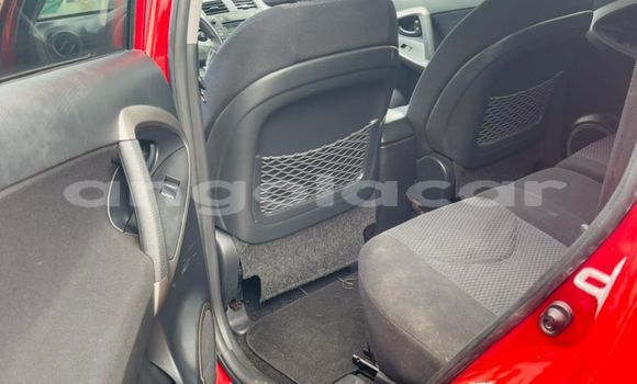 Comprar Usado Toyota RAV4 Vermelho Carro em Luanda em Luanda Province Comprar Usado Toyota RAV4 Vermelho Carro em Luanda em Luanda Province