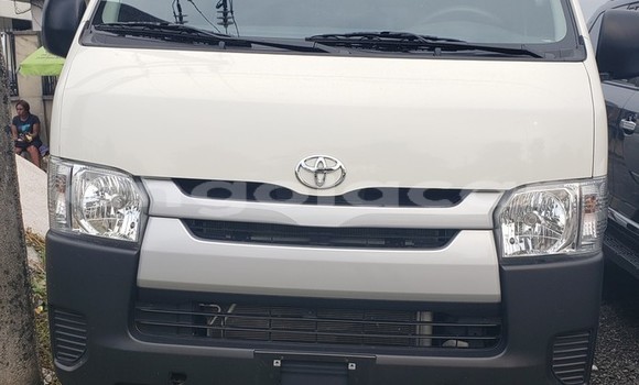 Comprar Usado Toyota Hiace Branco Carro em Luanda em Luanda Province