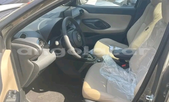 Buy Used Toyota Yaris Silver Car in Luanda in Luanda Province Buy Used Toyota Yaris Silver Car in Luanda in Luanda Province