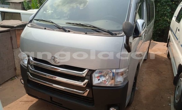 Comprar Usado Toyota Hiace Prata Carro em Luanda em Luanda Province