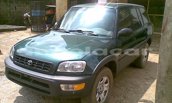 Comprar Usado Toyota RAV4 Verde Carro em Luanda em Luanda Province