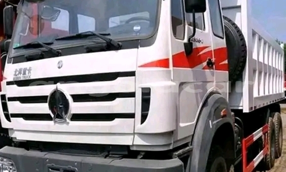 Comprar Usado Hino 714 Outro Caminhão em Luanda em Luanda Province Comprar Usado Hino 714 Outro Caminhão em Luanda em Luanda Province