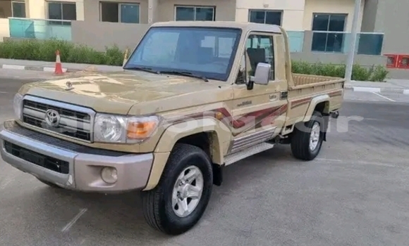 Acheter Occasion Voiture Toyota Pickup Blanc à Luanda, Province de Luanda
