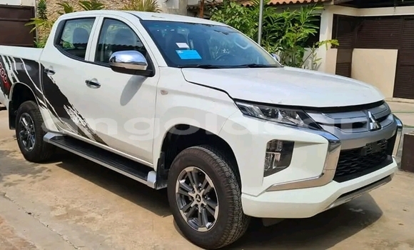 Buy Used Mitsubishi L200 Other Car in Luanda in Luanda Province Buy Used Mitsubishi L200 Other Car in Luanda in Luanda Province