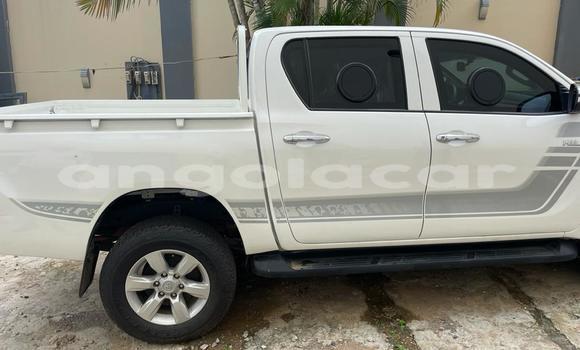 Buy Used Toyota Hilux White Car in Luanda in Luanda Province Buy Used Toyota Hilux White Car in Luanda in Luanda Province