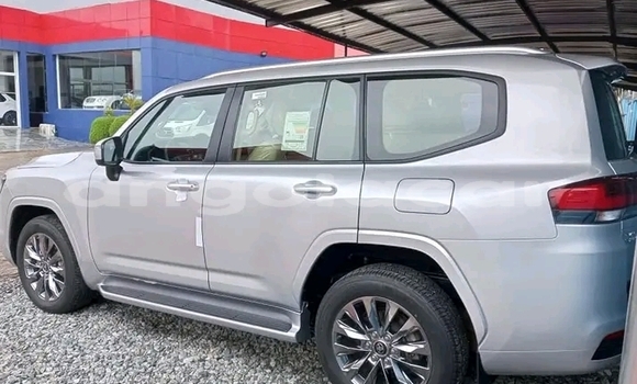 Comprar Usado Toyota Land Cruiser Branco Carro em Luanda em Luanda Province Comprar Usado Toyota Land Cruiser Branco Carro em Luanda em Luanda Province