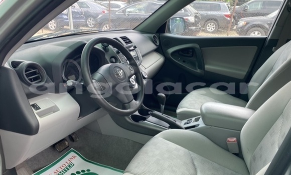 Buy Used Toyota RAV4 Silver Car in Luanda in Luanda Province Buy Used Toyota RAV4 Silver Car in Luanda in Luanda Province