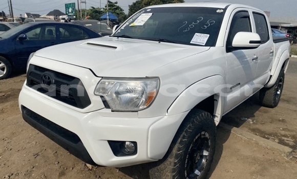 Acheter Occasion Voiture Toyota Tacoma Blanc à Luanda, Province de Luanda Acheter Occasion Voiture Toyota Tacoma Blanc à Luanda, Province de Luanda