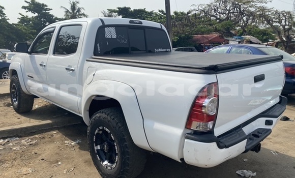 Buy Used Toyota Tacoma White Car in Luanda in Luanda Province Buy Used Toyota Tacoma White Car in Luanda in Luanda Province