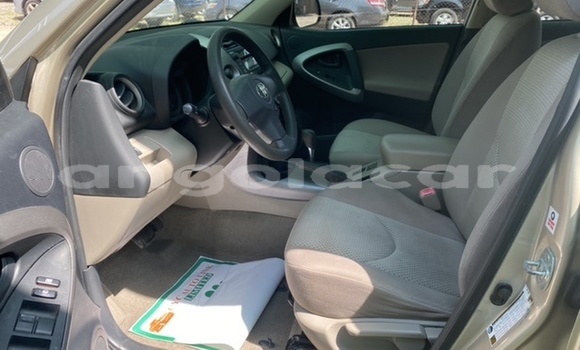 Comprar Usado Toyota RAV4 Prata Carro em Luanda em Luanda Province Comprar Usado Toyota RAV4 Prata Carro em Luanda em Luanda Province