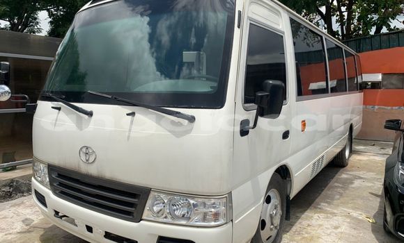 Comprar Usado Toyota Coaster Branco Carro em Luanda em Luanda Province Comprar Usado Toyota Coaster Branco Carro em Luanda em Luanda Province