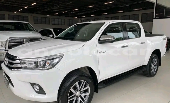 Acheter Occasion Voiture Toyota Hilux Blanc à Luanda, Province de Luanda Acheter Occasion Voiture Toyota Hilux Blanc à Luanda, Province de Luanda