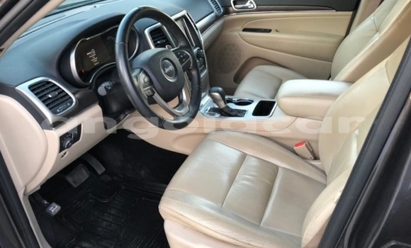 Comprar Usado Jeep Cherokee Prata Carro em Luanda em Luanda Province Comprar Usado Jeep Cherokee Prata Carro em Luanda em Luanda Province