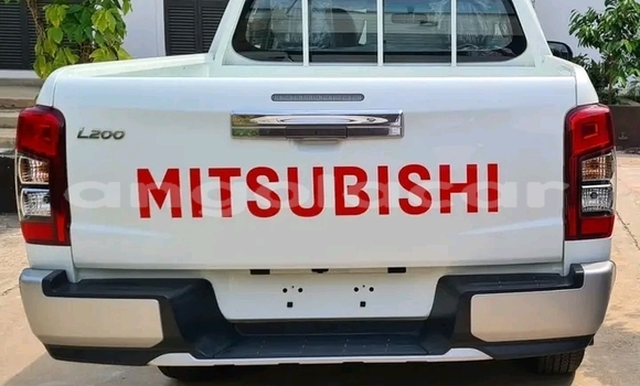 Acheter Occasion Voiture Mitsubishi L200 Blanc à Luanda, Province de Luanda Acheter Occasion Voiture Mitsubishi L200 Blanc à Luanda, Province de Luanda