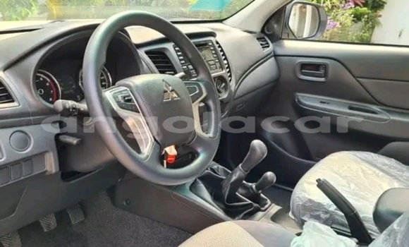 Acheter Occasion Voiture Mitsubishi L200 Blanc à Luanda, Province de Luanda Acheter Occasion Voiture Mitsubishi L200 Blanc à Luanda, Province de Luanda