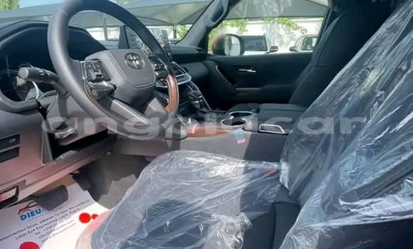 Acheter Occasion Voiture Toyota Land Cruiser Rouge à Luanda, Province de Luanda Acheter Occasion Voiture Toyota Land Cruiser Rouge à Luanda, Province de Luanda