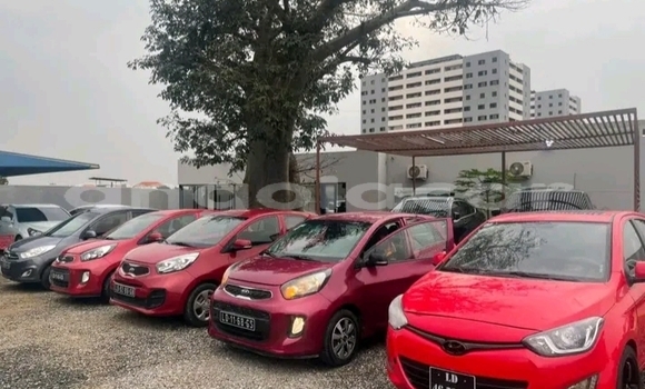 Buy Used Kia Picanto Red Car in Luanda in Luanda Province Buy Used Kia Picanto Red Car in Luanda in Luanda Province