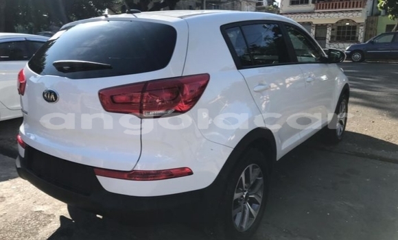 Buy Used Kia Sportage White Car in Luanda in Luanda Province Buy Used Kia Sportage White Car in Luanda in Luanda Province