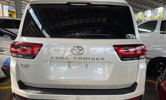 Acheter Occasion Voiture Toyota Land Cruiser Blanc à Luanda, Province de Luanda Acheter Occasion Voiture Toyota Land Cruiser Blanc à Luanda, Province de Luanda